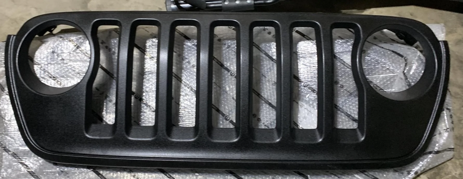 Jeep Wrangler JL Black Grill $125 1D246B11-E408-49B7-87D5-21A7FD0C0CA6
