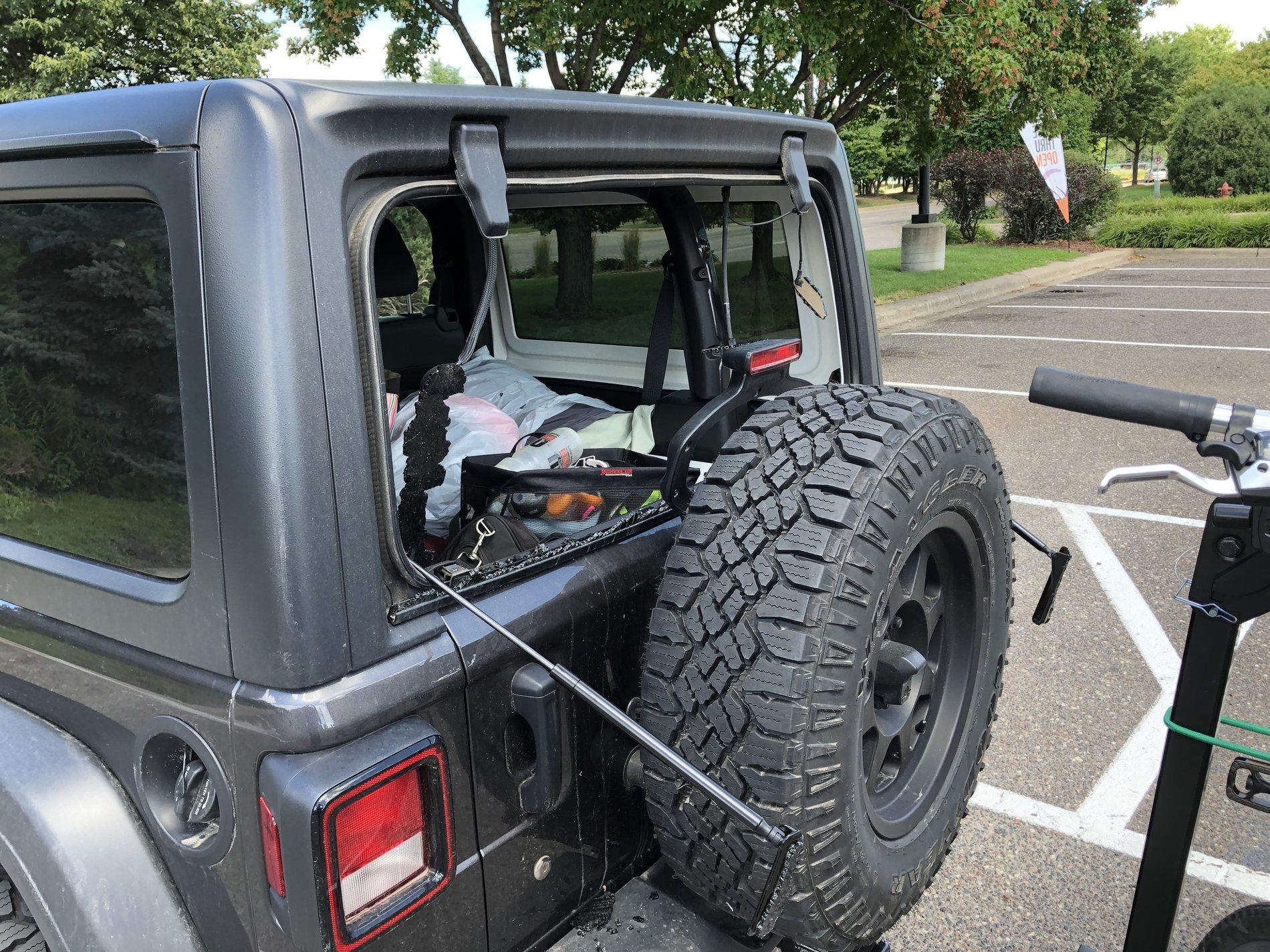 Jeep Wrangler JL Back Window Blowout @ 70mph on Highway. 359421-430-38