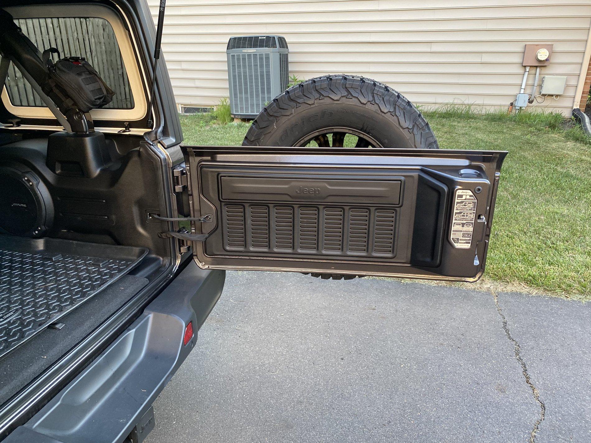 Jeep Wrangler JL MOPAR Swing Gate Tailgate Panel CAE4C1EE-EEA4-4763-AED4-7CE989AB88B7