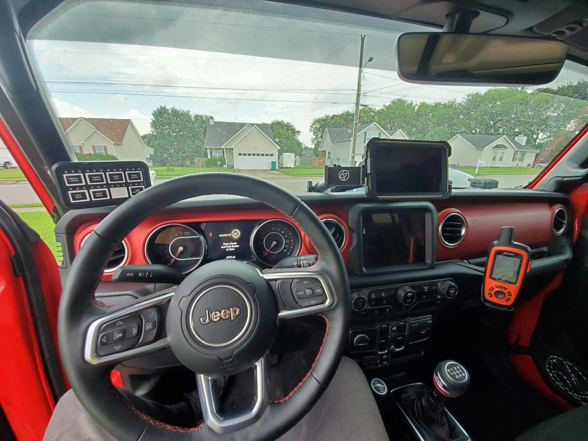 Jeep Wrangler JL Upper Dash Charging Hub 20200730_170953-jpg