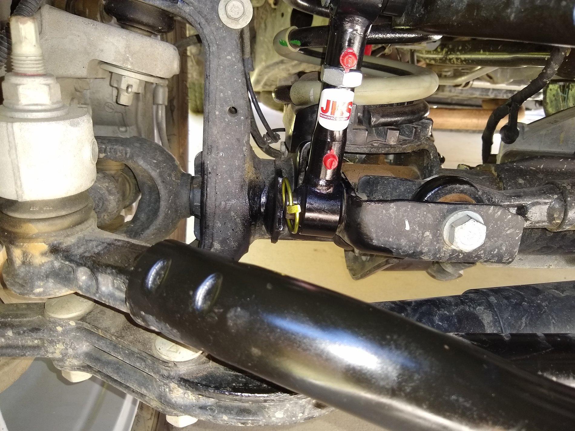 Jeep Wrangler JL Passenger spring and perch notch gap IMG_20200730_130723646
