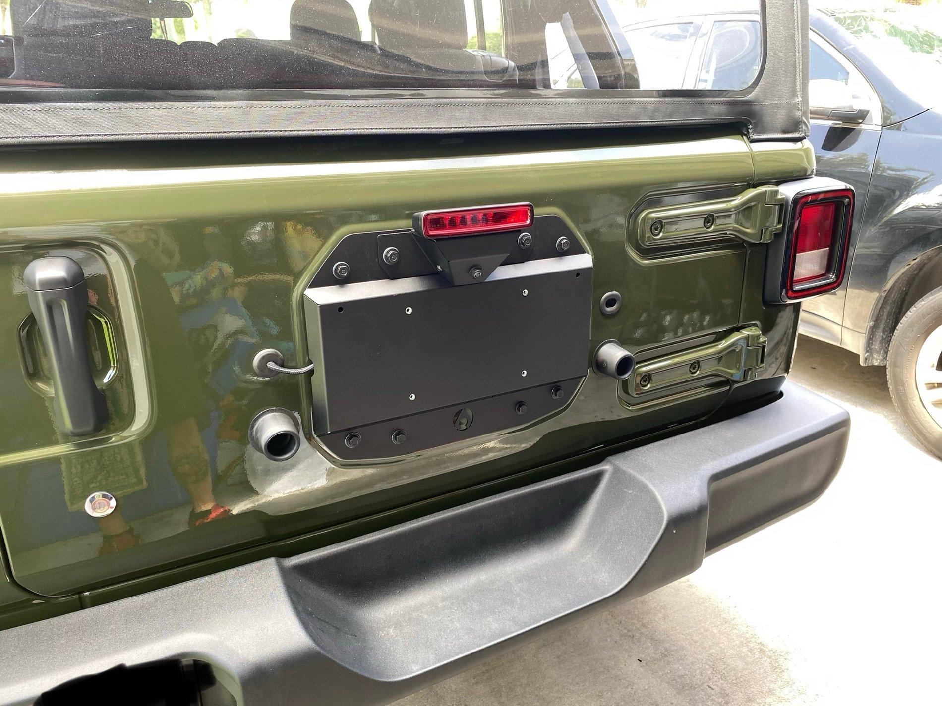 Jeep Wrangler JL Jerry Can Mounted for $140 (Easy DIY) IMG_7897