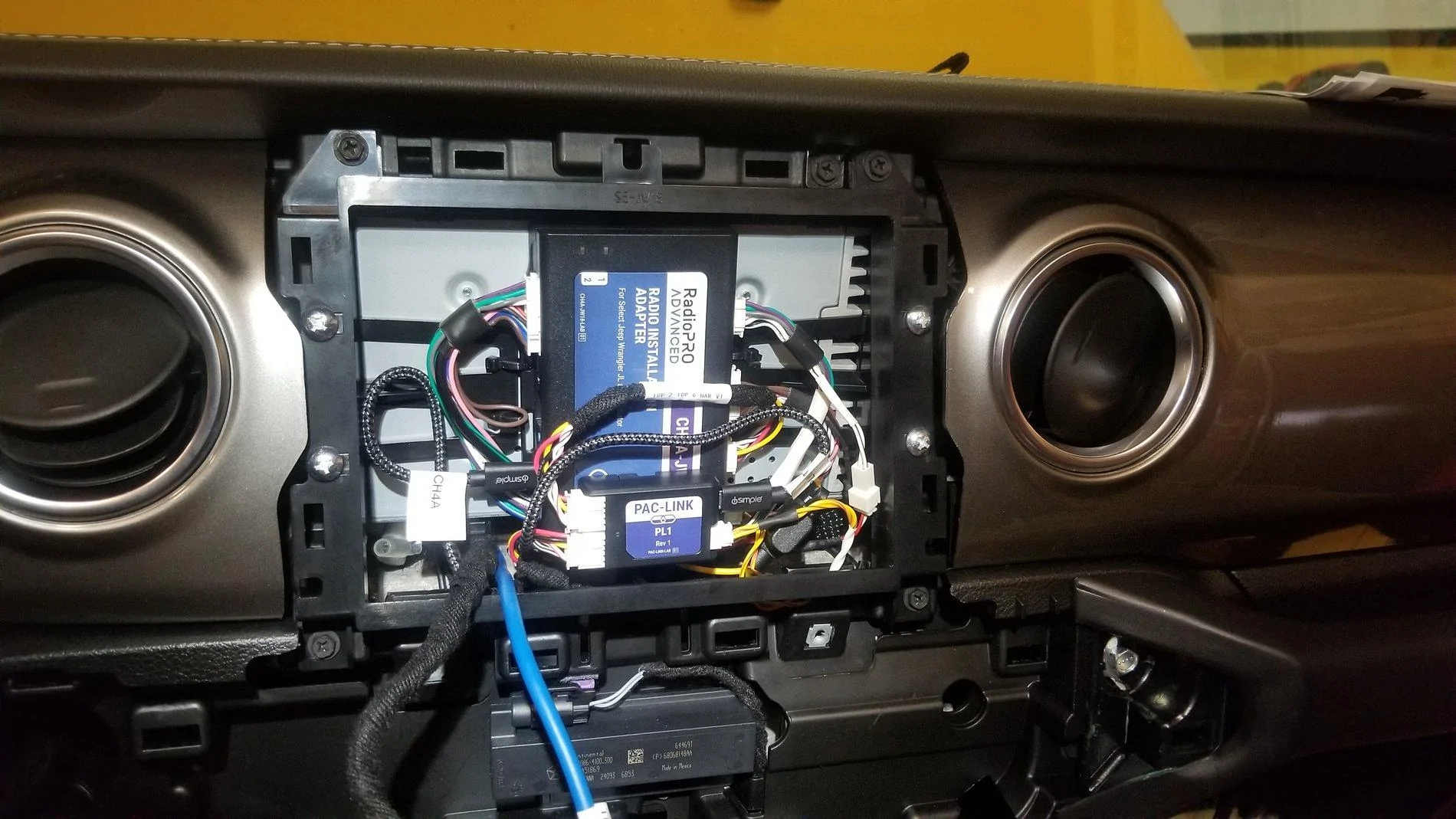 Jeep Wrangler JL JLU stereo upgrade Height10/Arc Audio build 20200626_171610