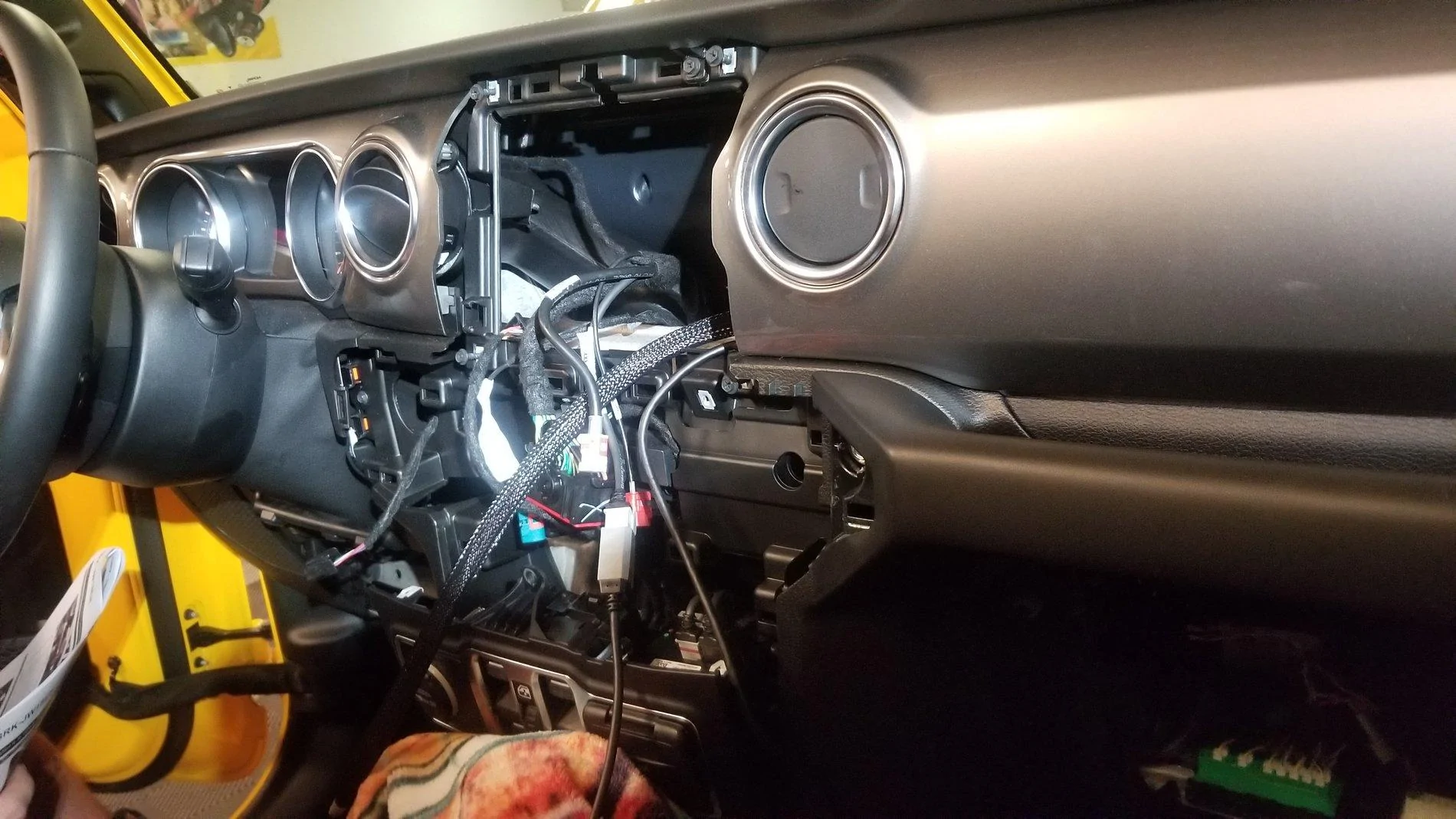 Jeep Wrangler JL JLU stereo upgrade Height10/Arc Audio build 20200626_163131