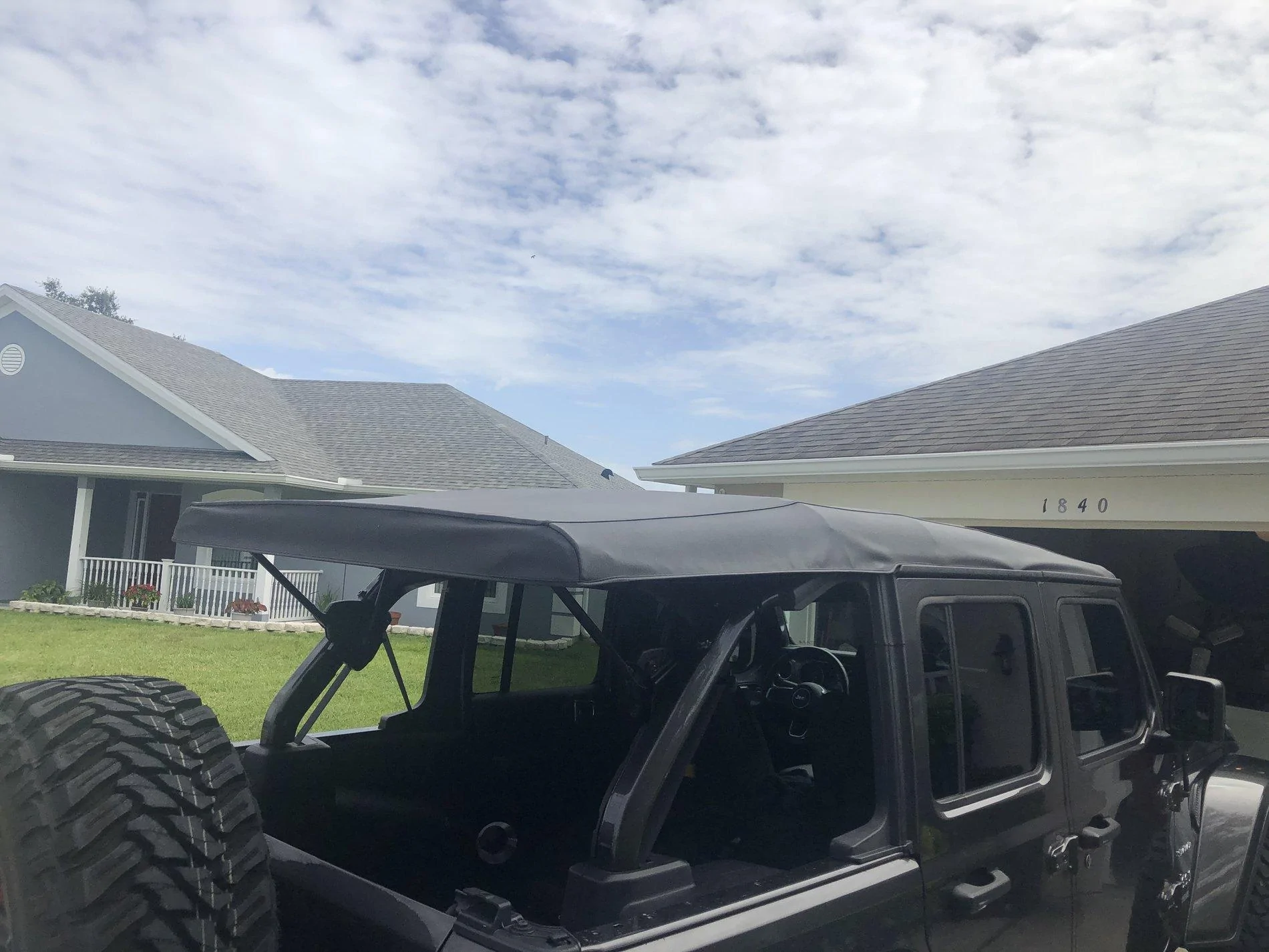 Jeep Wrangler JL Factory soft top 4DD2DCCF-71B9-4B07-BB30-66FF4607B117
