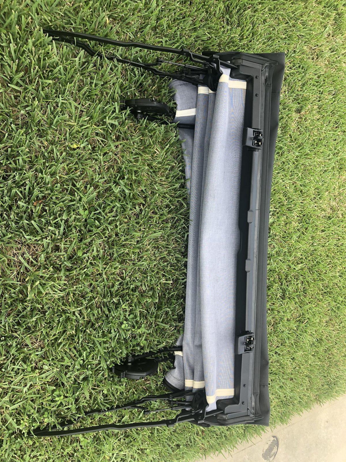 Jeep Wrangler JL Factory soft top F5AD450F-78E2-43BD-93F4-ADADDA2974B7