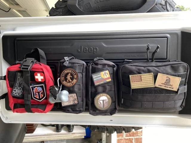 Jeep Wrangler JL MOLLE bag tailgate setup 7E3CF5A2-6CF1-4144-A4DA-487765665737