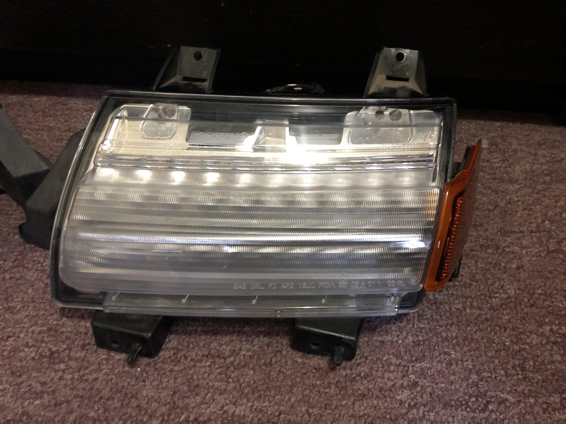 Jeep Wrangler JL Oem led drl fender lights 12A6B718-63FA-486D-99C7-9AFD1C93860E