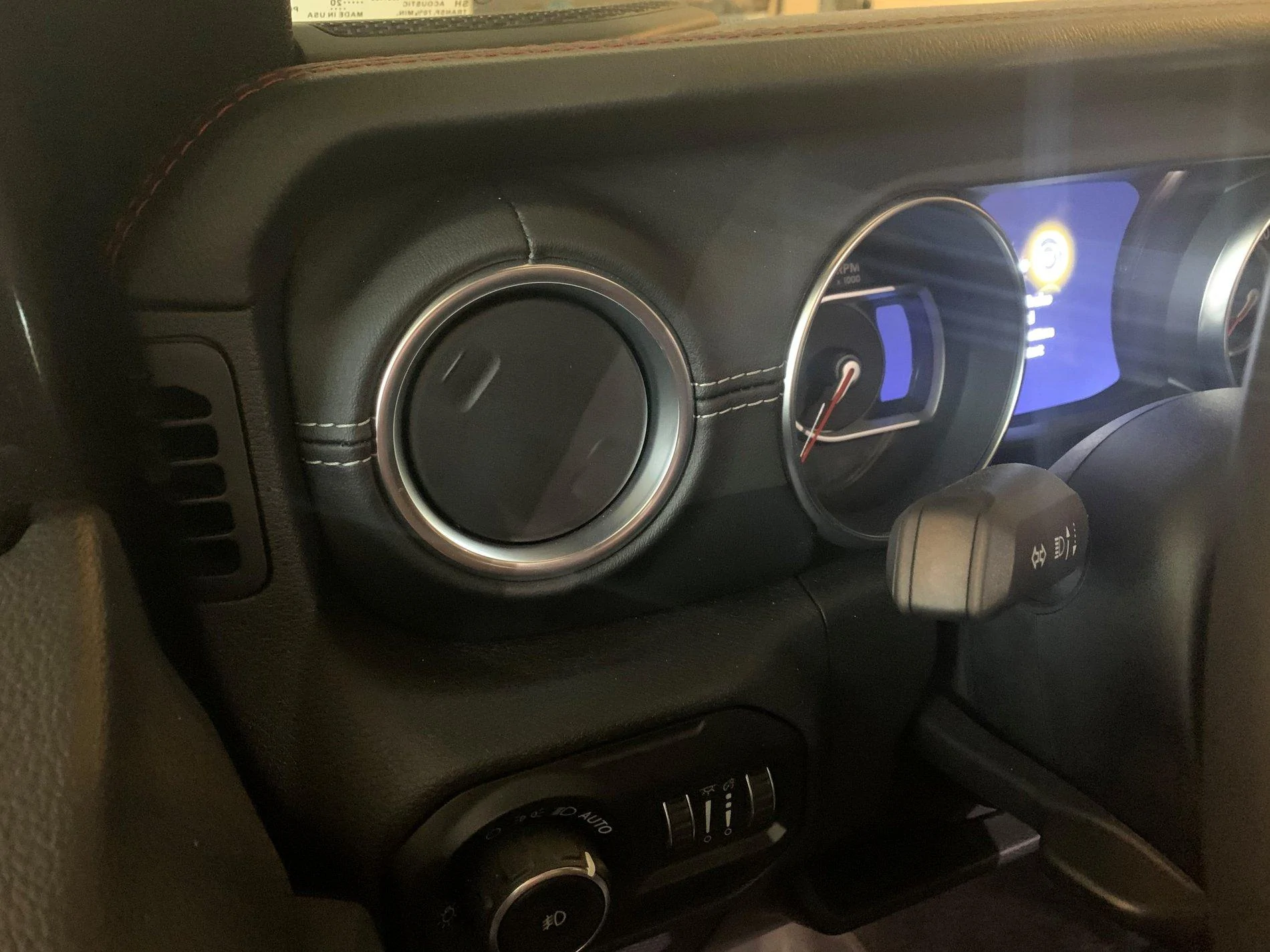 Jeep Wrangler JL Rubi Recon w/ White Stitching?? JeepDash1