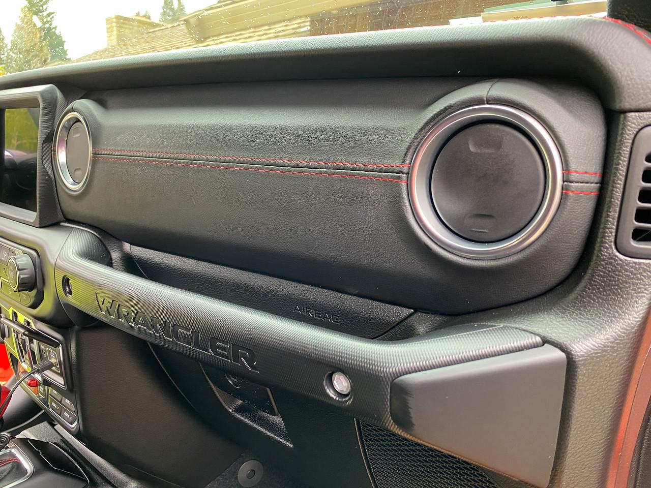 Jeep Wrangler JL Rubi Recon w/ White Stitching?? IMG_1405-X2