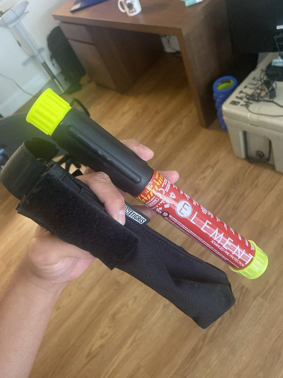 Jeep Wrangler JL Element Fire Extinguisher location and mounting. 8844288A-BB41-4BEE-975D-F0273EAF820A