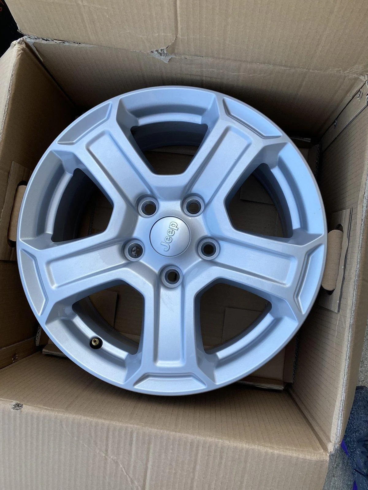 Jeep Wrangler JL 2018 Sport S wheels F456ECF4-7557-49D0-9D6B-6C5927213ADE