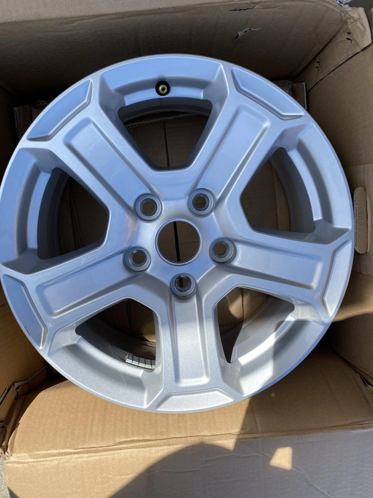 Jeep Wrangler JL 2018 Sport S wheels 04768F89-1AFB-4136-9BD4-6960F3F70BF6