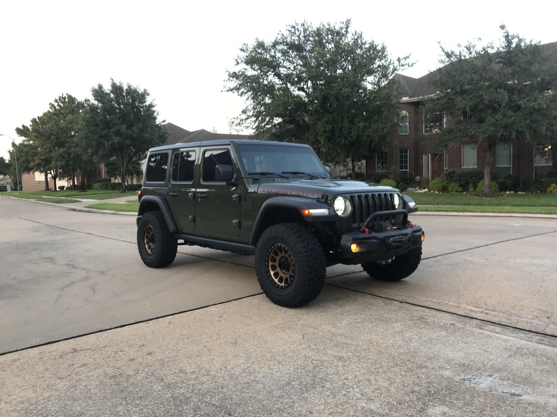 Jeep Wrangler JL JL Rubicon on Method Wheels...let's see em! IMG_3177