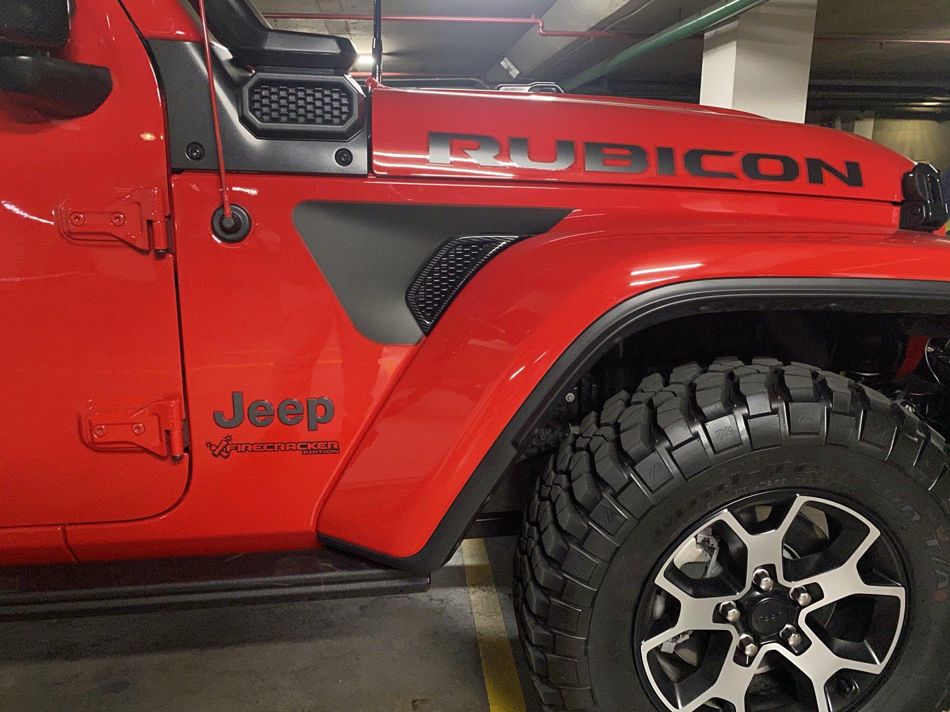 Jeep Wrangler JL Fender Vent Blackout Decals 1409E166-9E43-479B-85C5-34C5E252245F