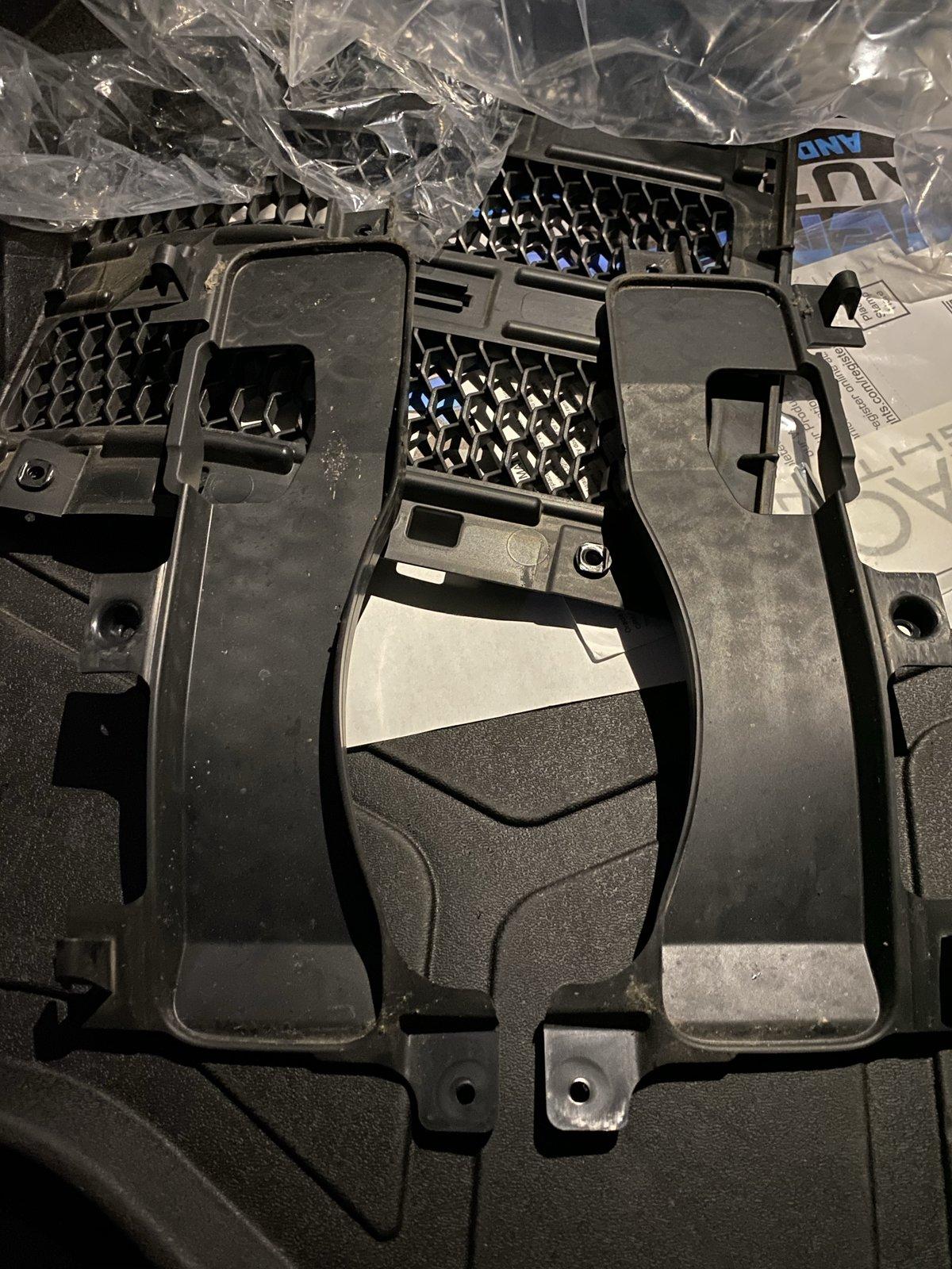 Jeep Wrangler JL Where to get Gladiator Grill Inserts? DD3ADDB8-FBA5-450B-B93B-B5FE47A28223