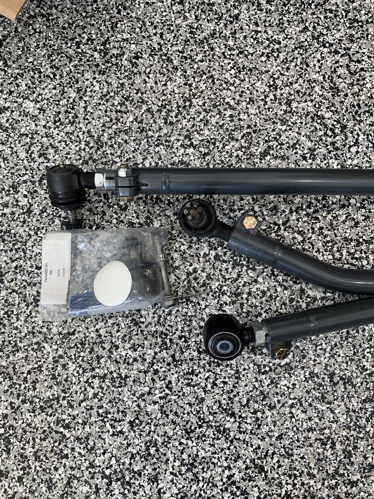 Jeep Wrangler JL Synergy HD steering and track bar 491018F8-00D5-4CF6-9758-22EEAD379295