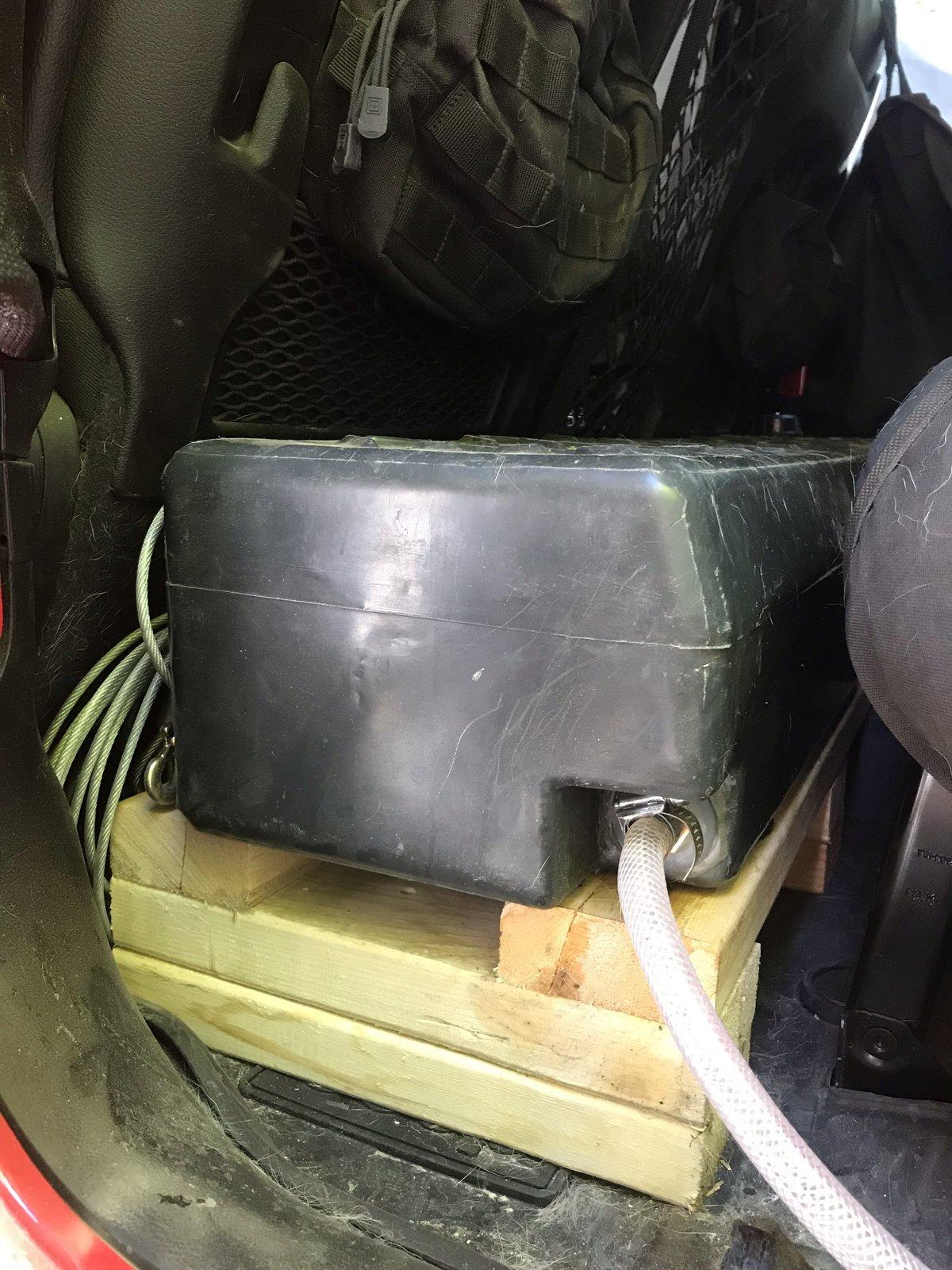 Jeep Wrangler JL Water storage idea IMG_4943
