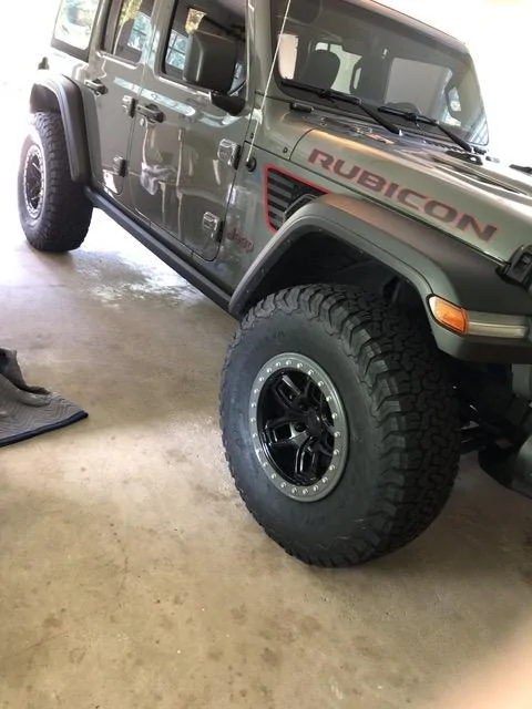 Jeep Wrangler JL AEV Borah wheels on JL 8050BA30-DBA5-4F1A-9788-2AD3C473D278
