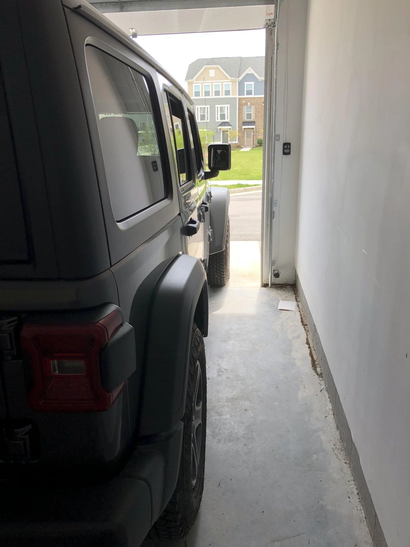 Jeep Wrangler JL Garage Hunting 587B4391-AC18-466E-86EC-840F50DDFEFC