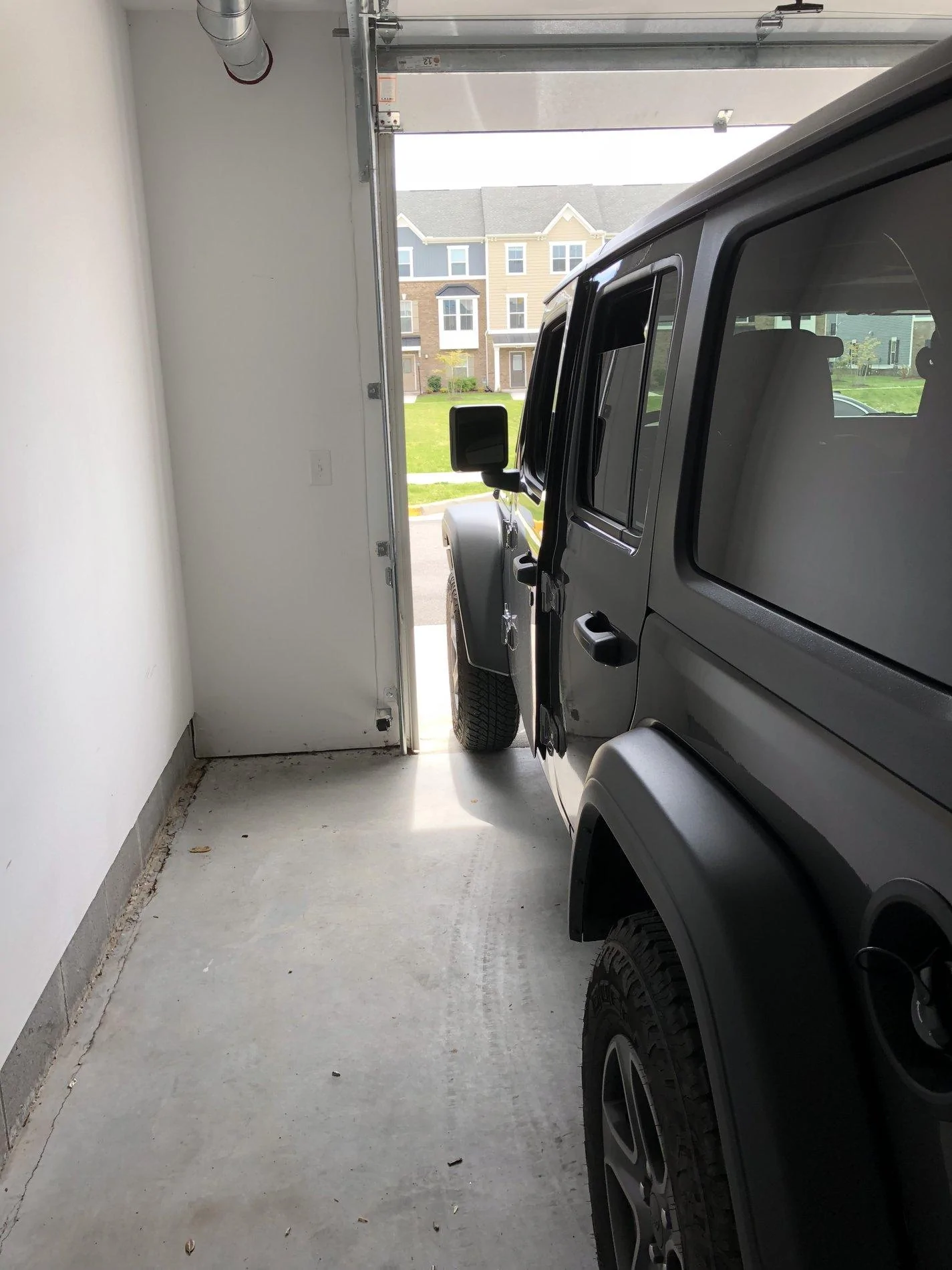 Jeep Wrangler JL Garage Hunting E2C176A7-884F-4B4C-B353-C85B34489C30
