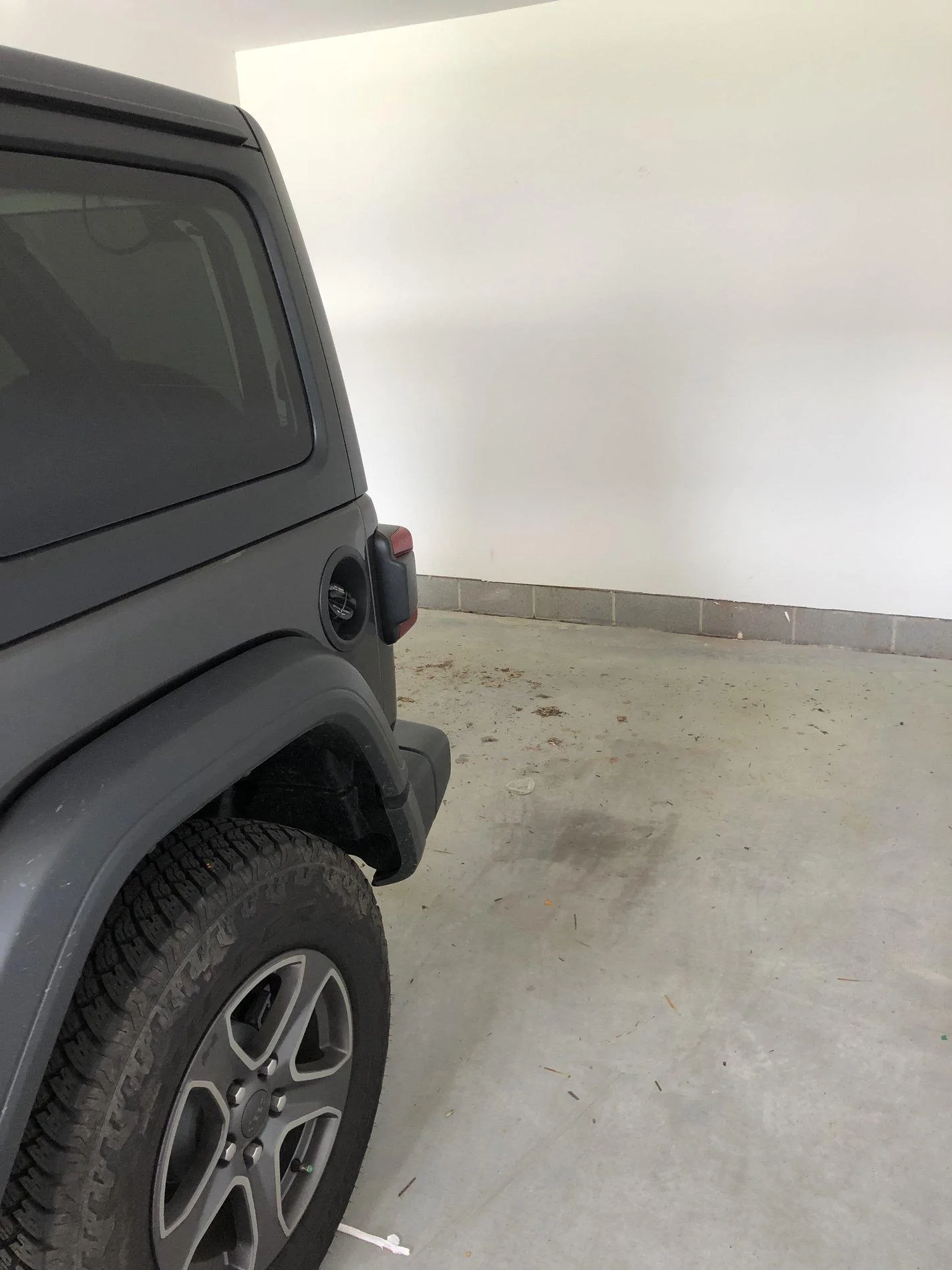 Jeep Wrangler JL Garage Hunting A98482BE-9958-46A9-A163-774F62782BE0