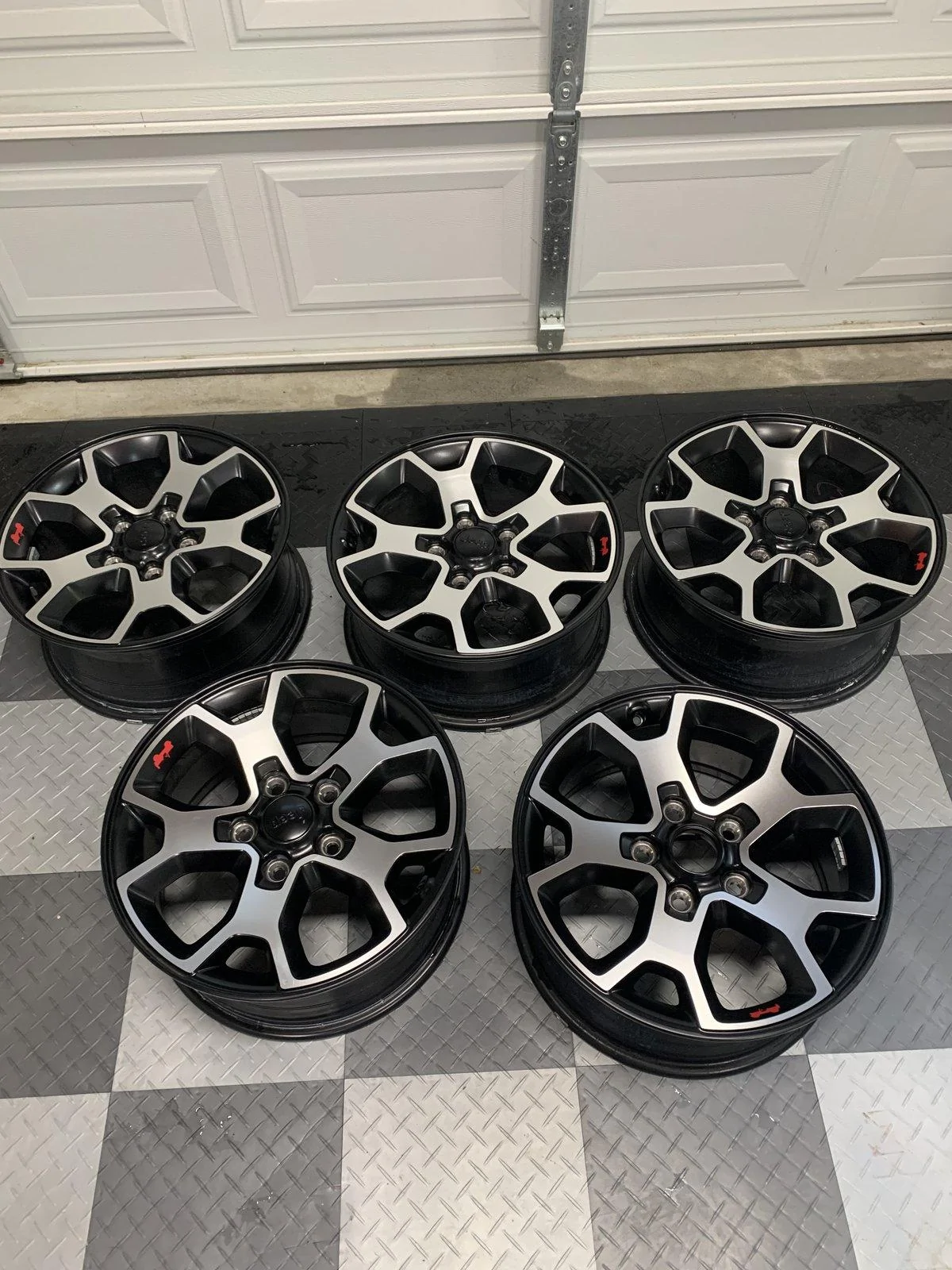 Jeep Wrangler JL Rubicon take-off rims whhels 2