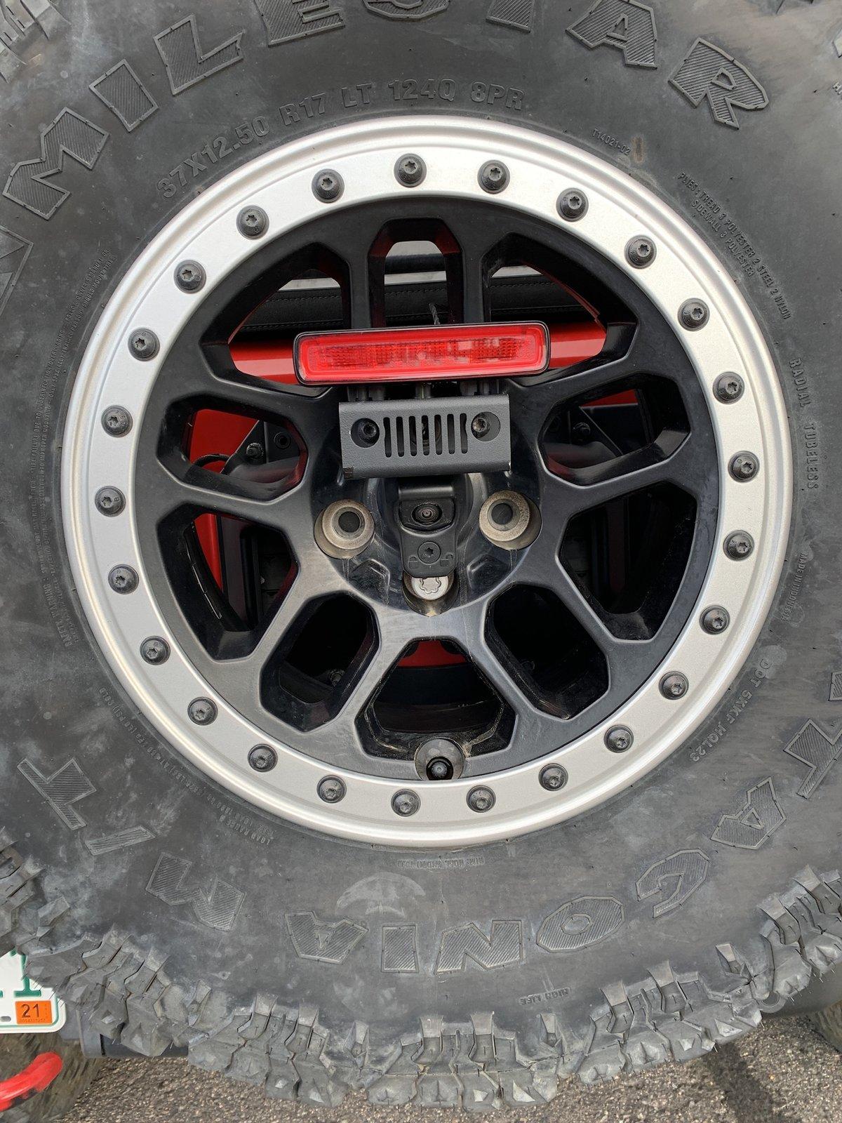Jeep Wrangler JL Mopar Simulated Beadlock Wheels 81056052-2660-45CA-A954-AE7A54FA498B