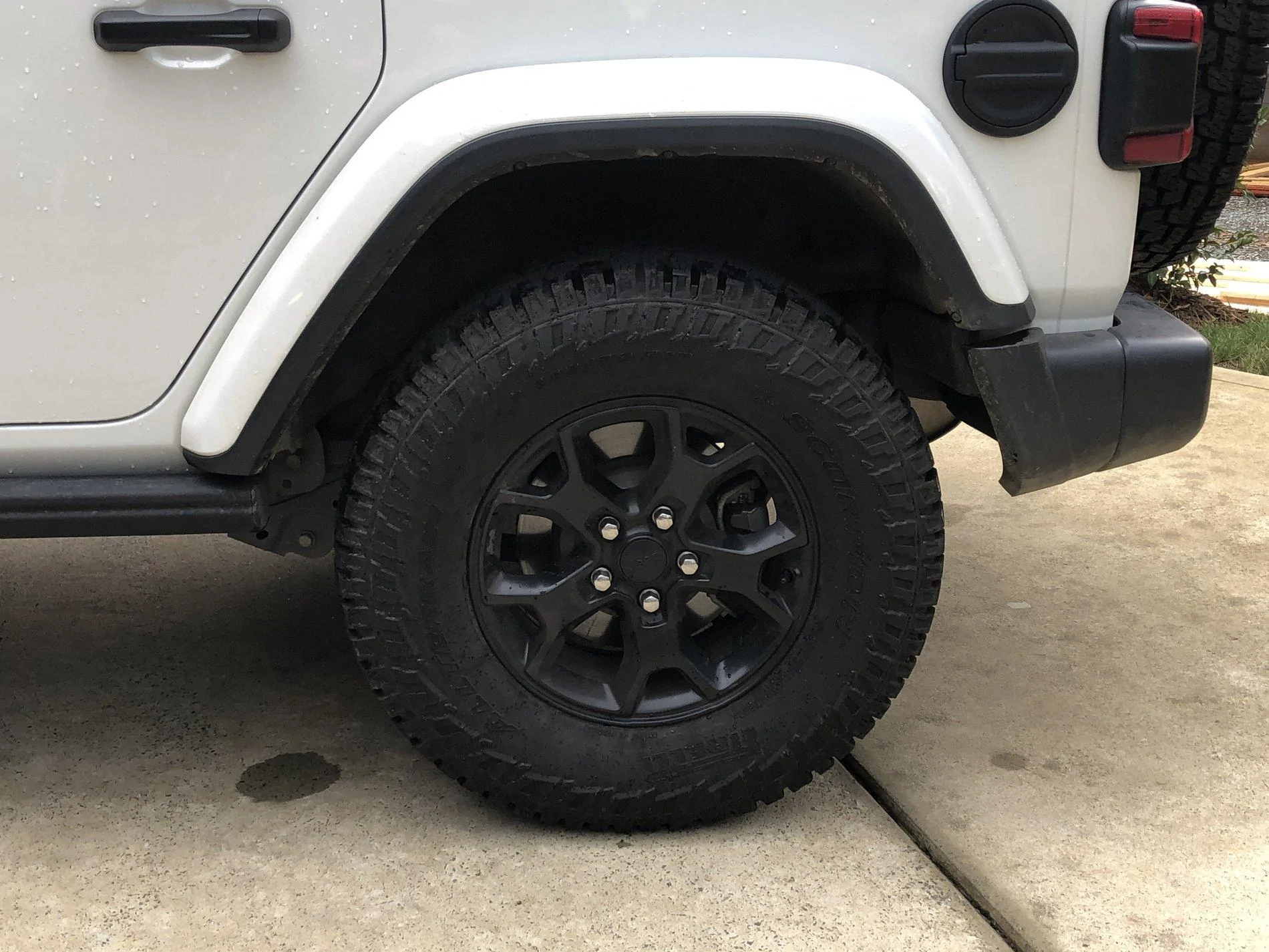Jeep Wrangler JL MOAB tire upgrade? IMG_4500