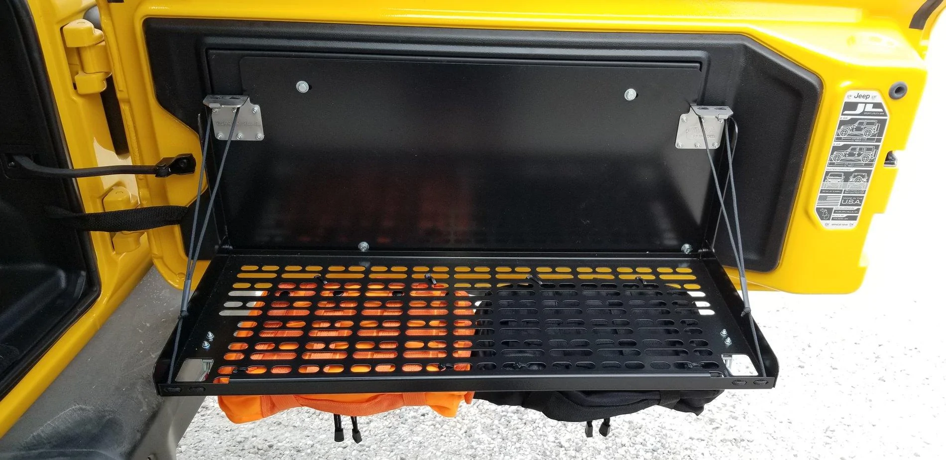 Jeep Wrangler JL Springtail folding tailgate table 20200818_094659