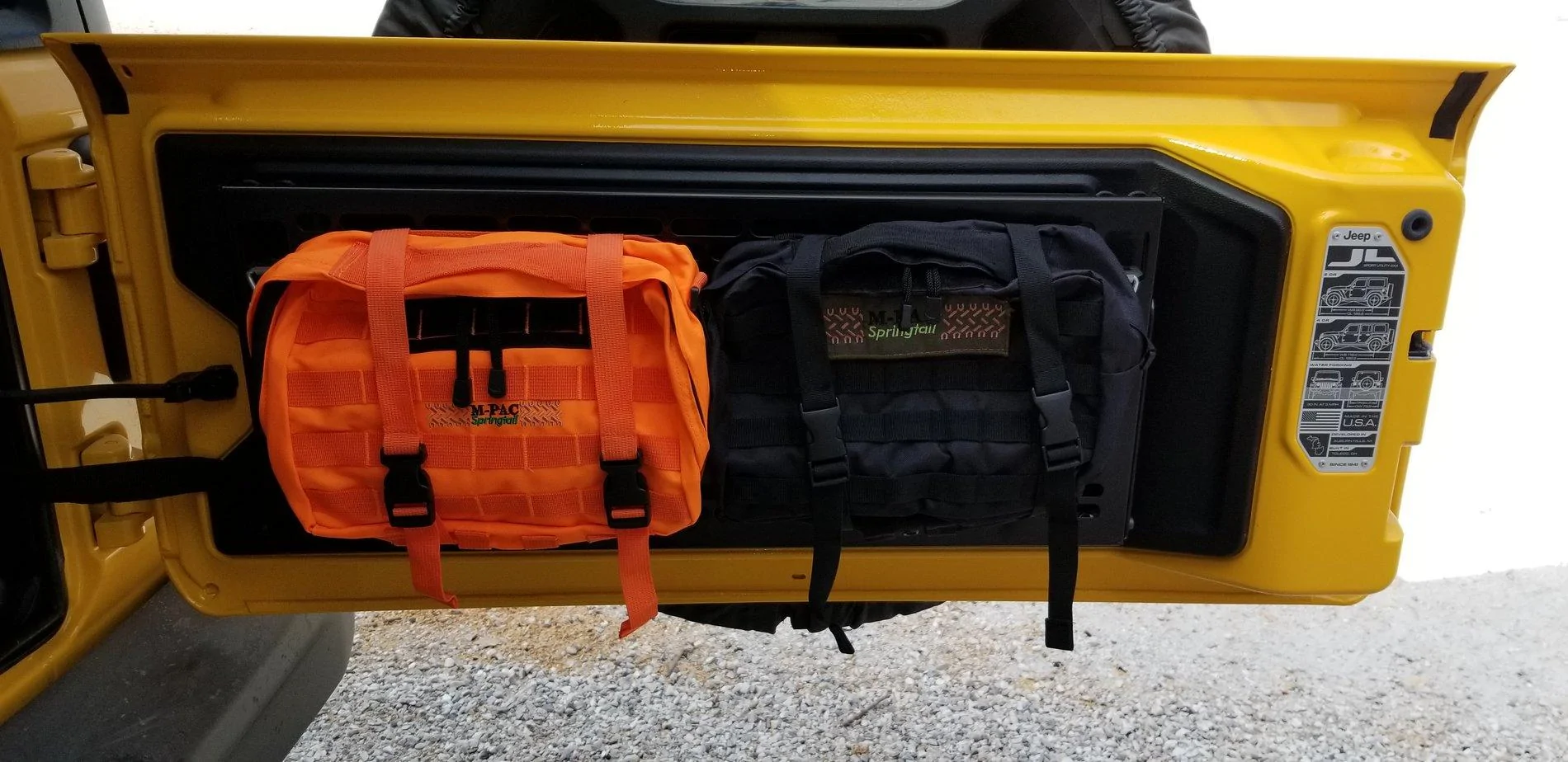 Jeep Wrangler JL Springtail folding tailgate table 20200818_094643