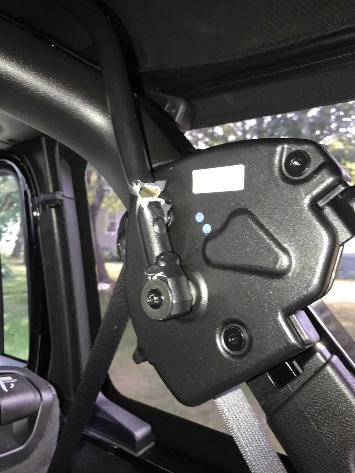 Jeep Wrangler JL 5th bow arm removal 46FDA530-EA43-4C8C-A3E0-441C466049C1