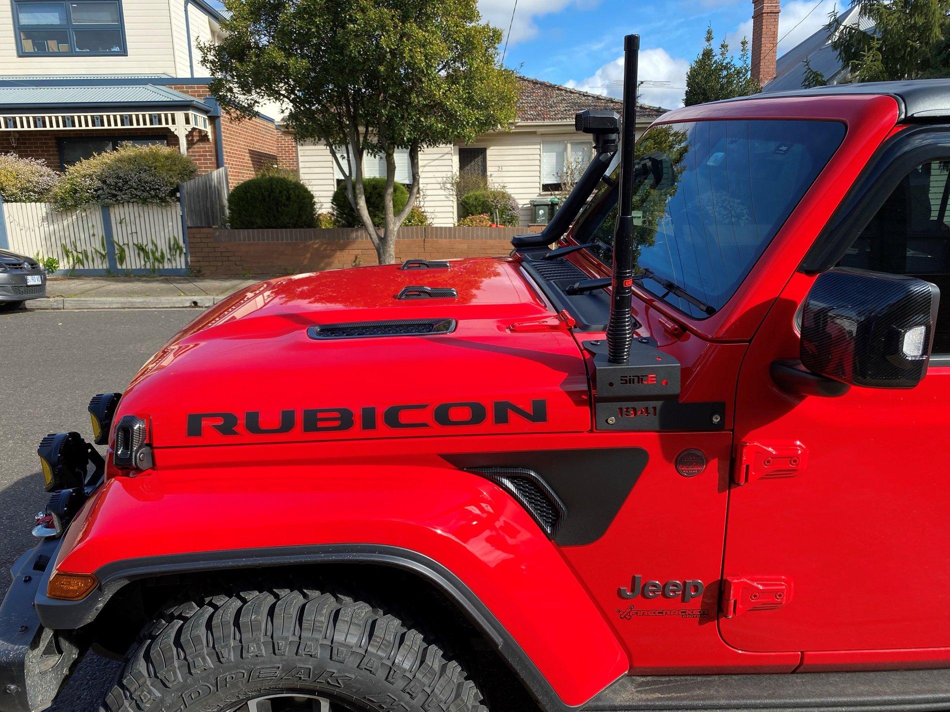 Jeep Wrangler JL Antenna size and mounts 1