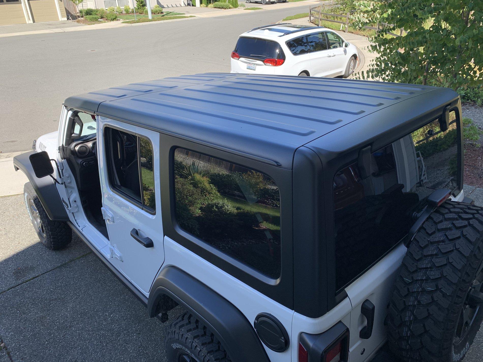 Jeep Wrangler JL JLU hard top 40E73743-B20E-4EB1-878A-1967BA2A8B15