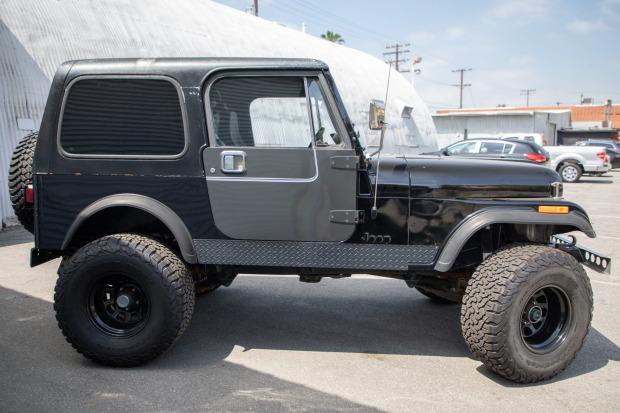 Jeep Wrangler JL 1985 Jeep CJ-7 7D767F3C-8D6D-43DC-9631-2B149741814B