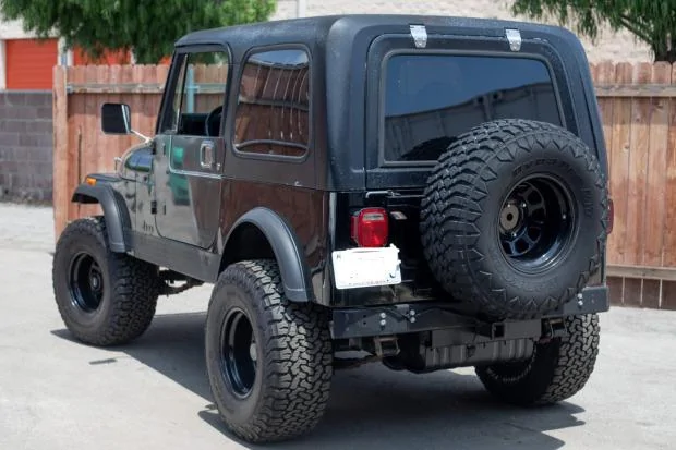 Jeep Wrangler JL 1985 Jeep CJ-7 62BB4878-B824-4F7A-86BE-E2C8D2753882