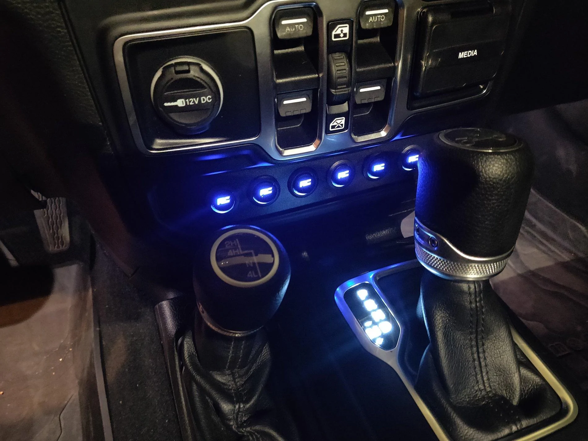 Jeep Wrangler JL aftermarket switches IMG_20200830_100756