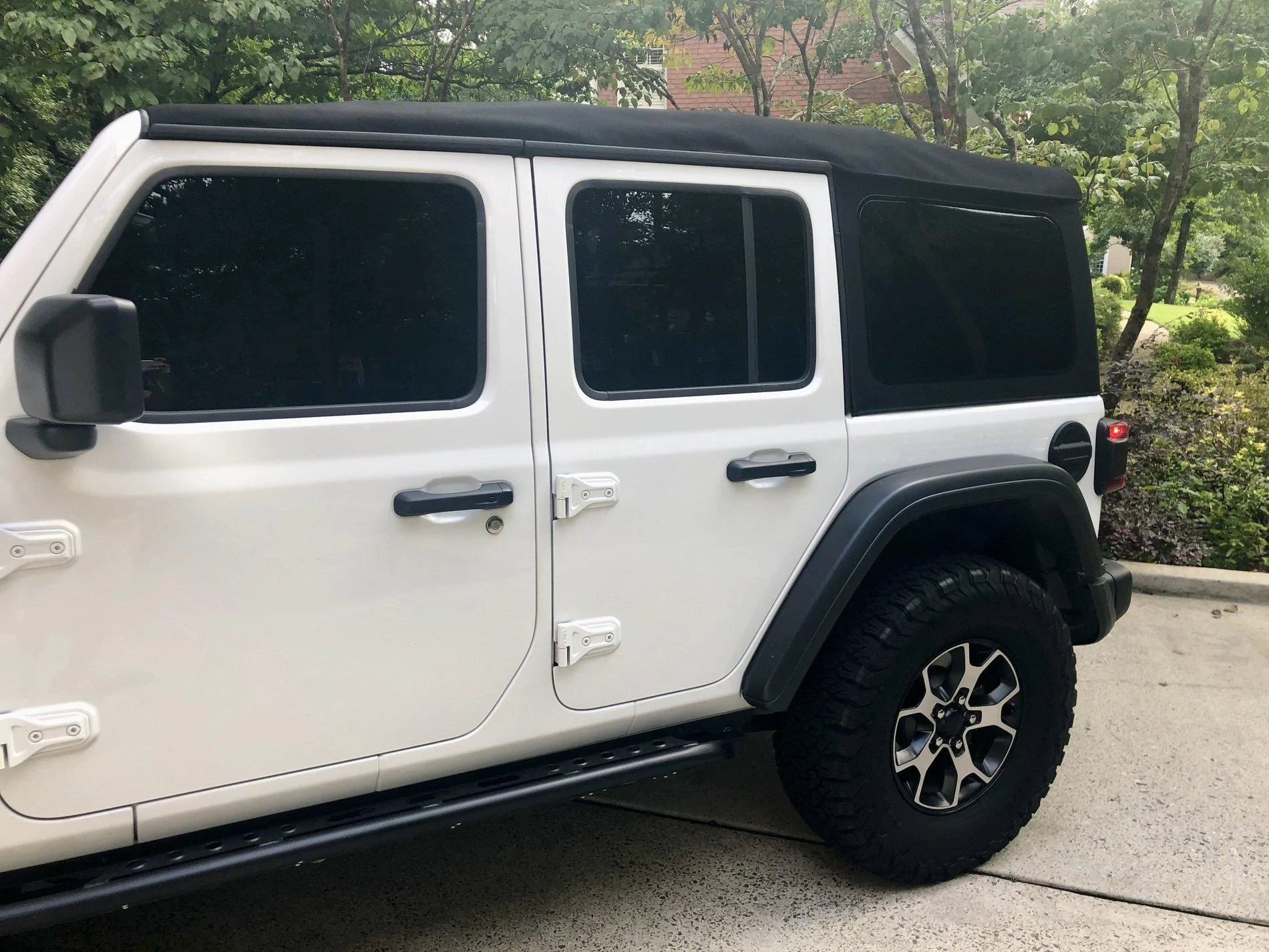 Jeep Wrangler JL JLU Mopar Premium Soft Top w Tinted Windows 88B27AE0-A848-4B52-965C-8F7E0A73F629_1_201_a