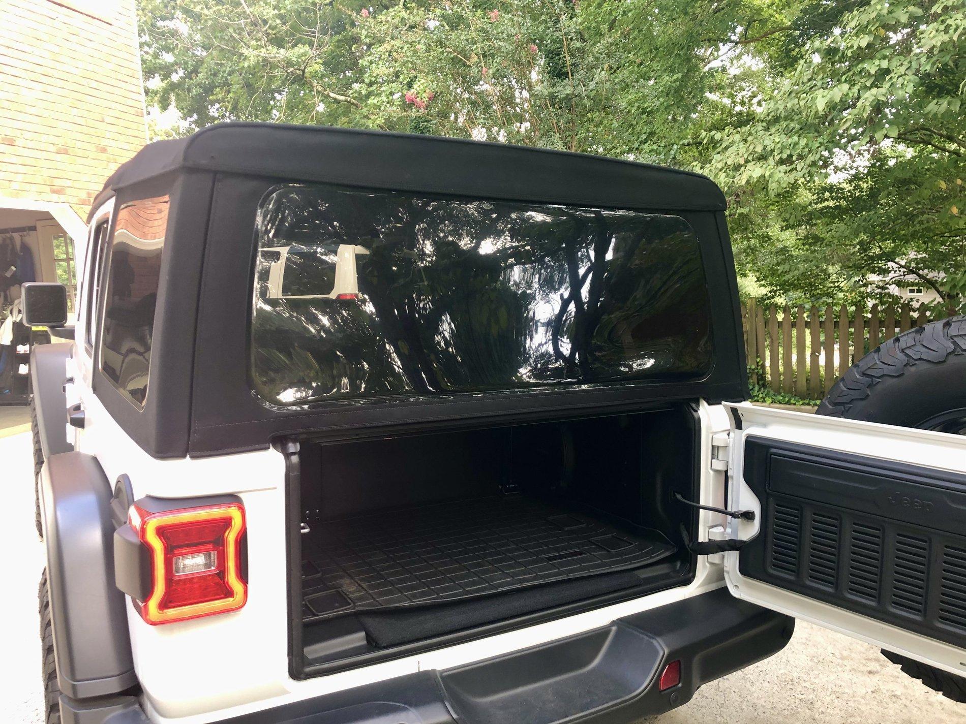 Jeep Wrangler JL JLU Mopar Premium Soft Top w Tinted Windows 9B0516C8-98CE-4E9D-BEE4-7DE11D1D725B_1_201_a
