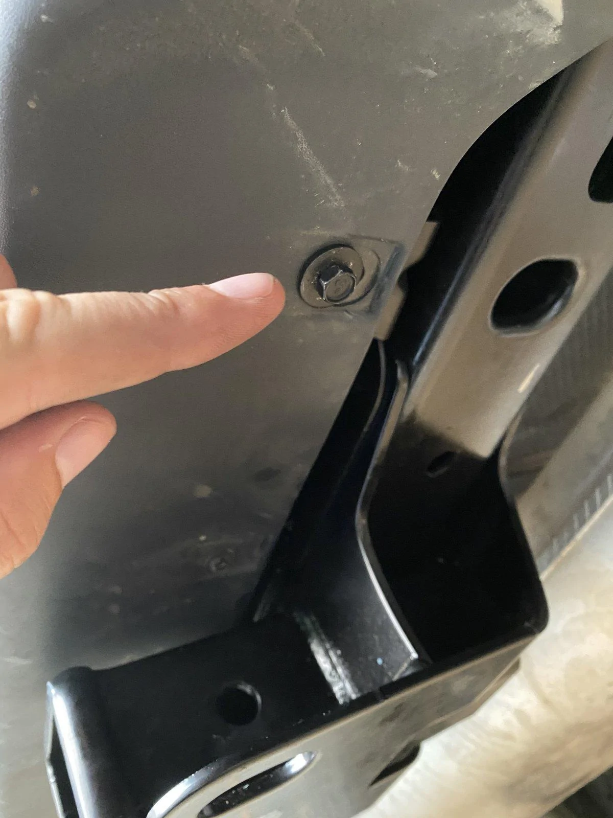 Jeep Wrangler JL Problem installing Mopar hitch to JL Wrangler 2018 6B9B55E1-4347-41A9-AD16-A5BA9EFB5758