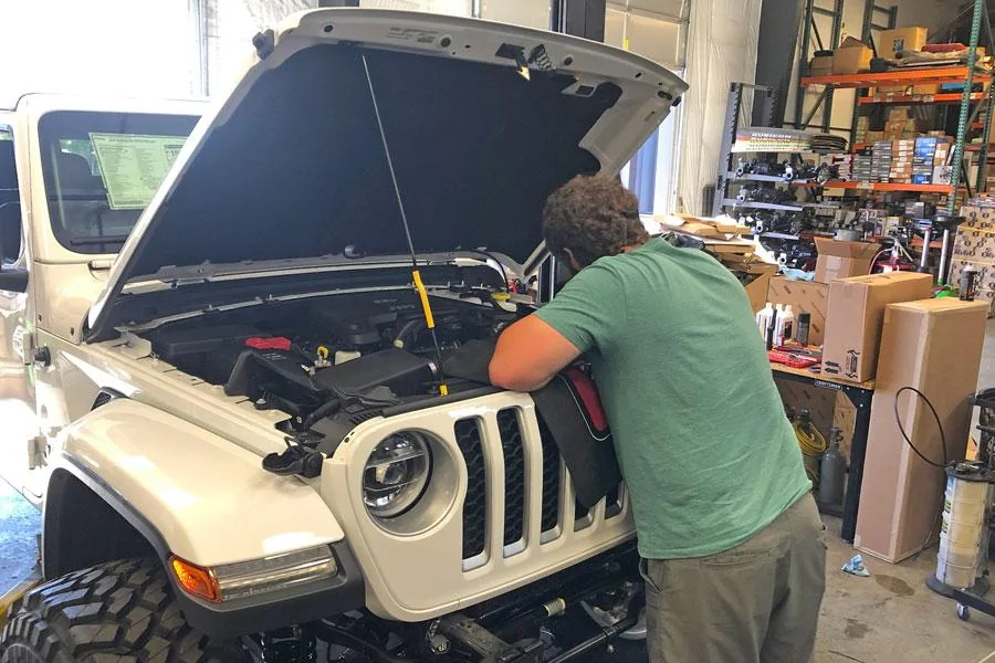 Jeep Wrangler JL Hood Prop or Lean? Hood-pro