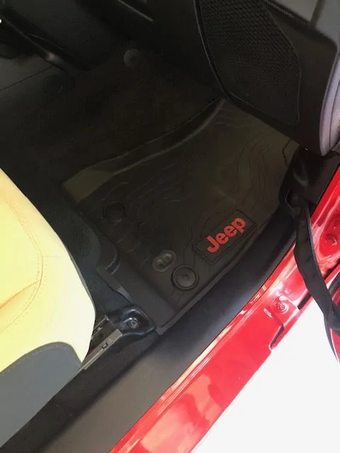 Jeep Wrangler JL Weathertechs or Mopar mats? Passenger Mats