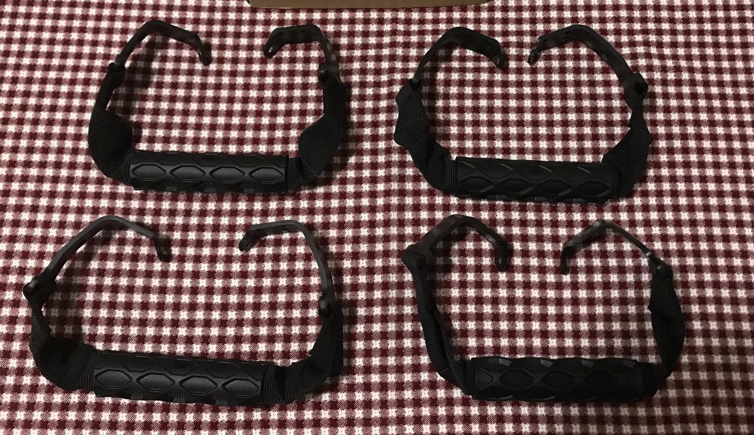 Jeep Wrangler JL SOLD. Mopar  Grab Handles (Front & Rear) 3ADCDC0A-E4C8-4AA2-A712-897158532C1C