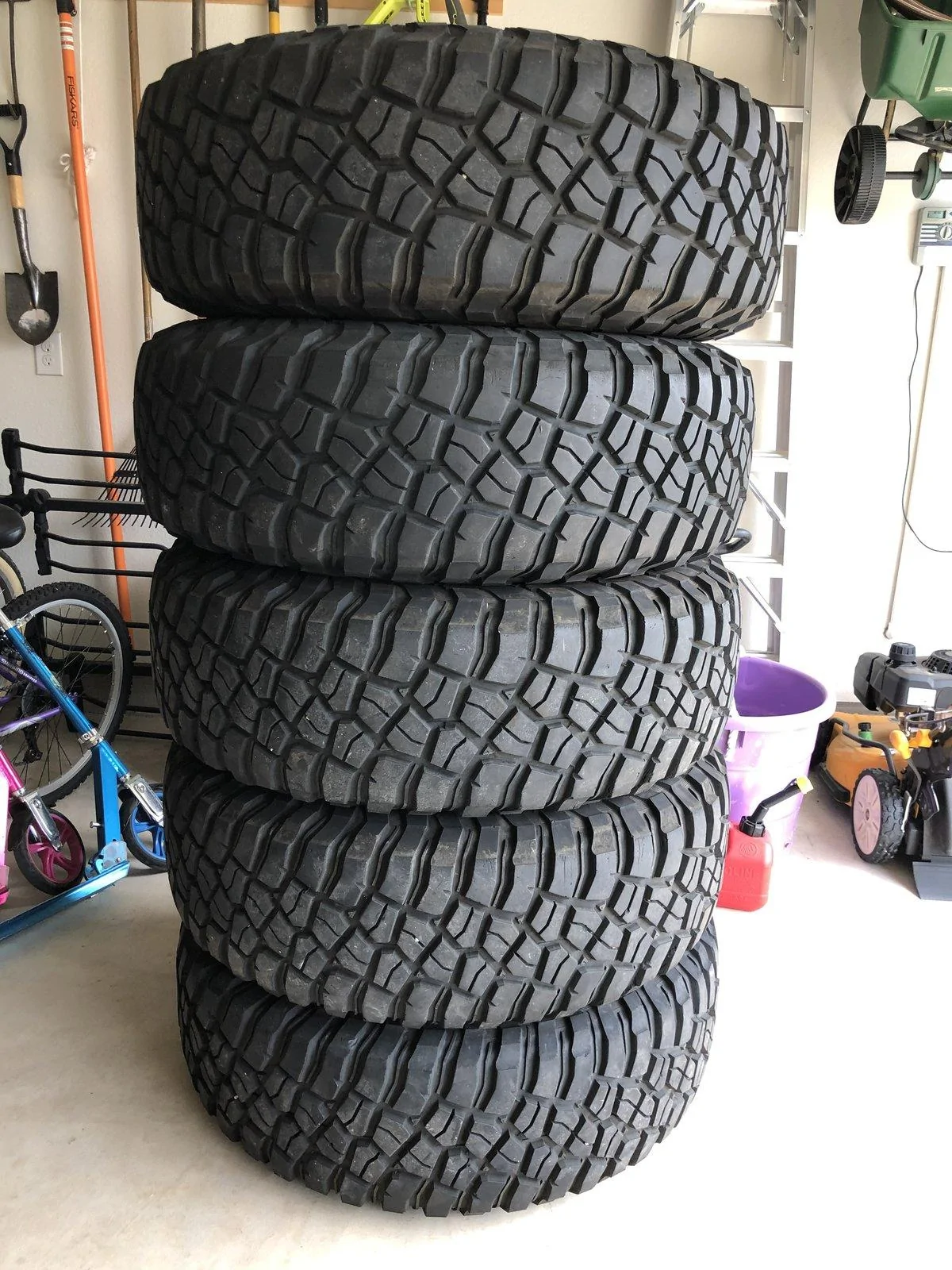 Texas - x5 BFGoodrich KM3 MT 37x12.50R17 Tires - $850 | Jeep