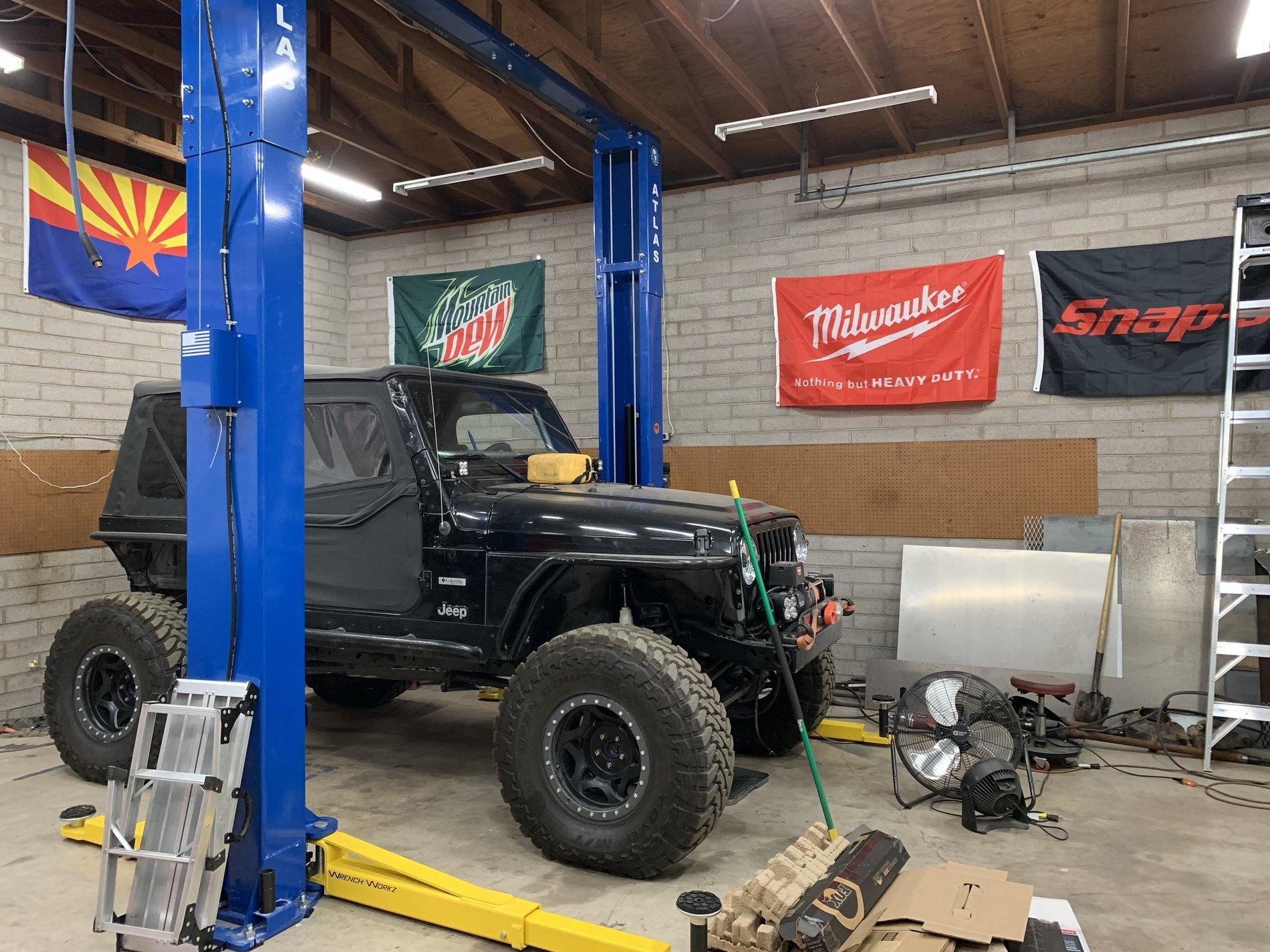 Jeep Wrangler JL WTS Toyo MT 37s 50E98135-2486-4CE8-A039-46F2DC6DC832