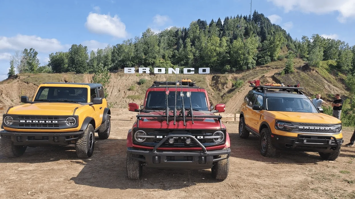Jeep Wrangler JL Bronco vs Jeep Wrangler mega thread 1600044997398