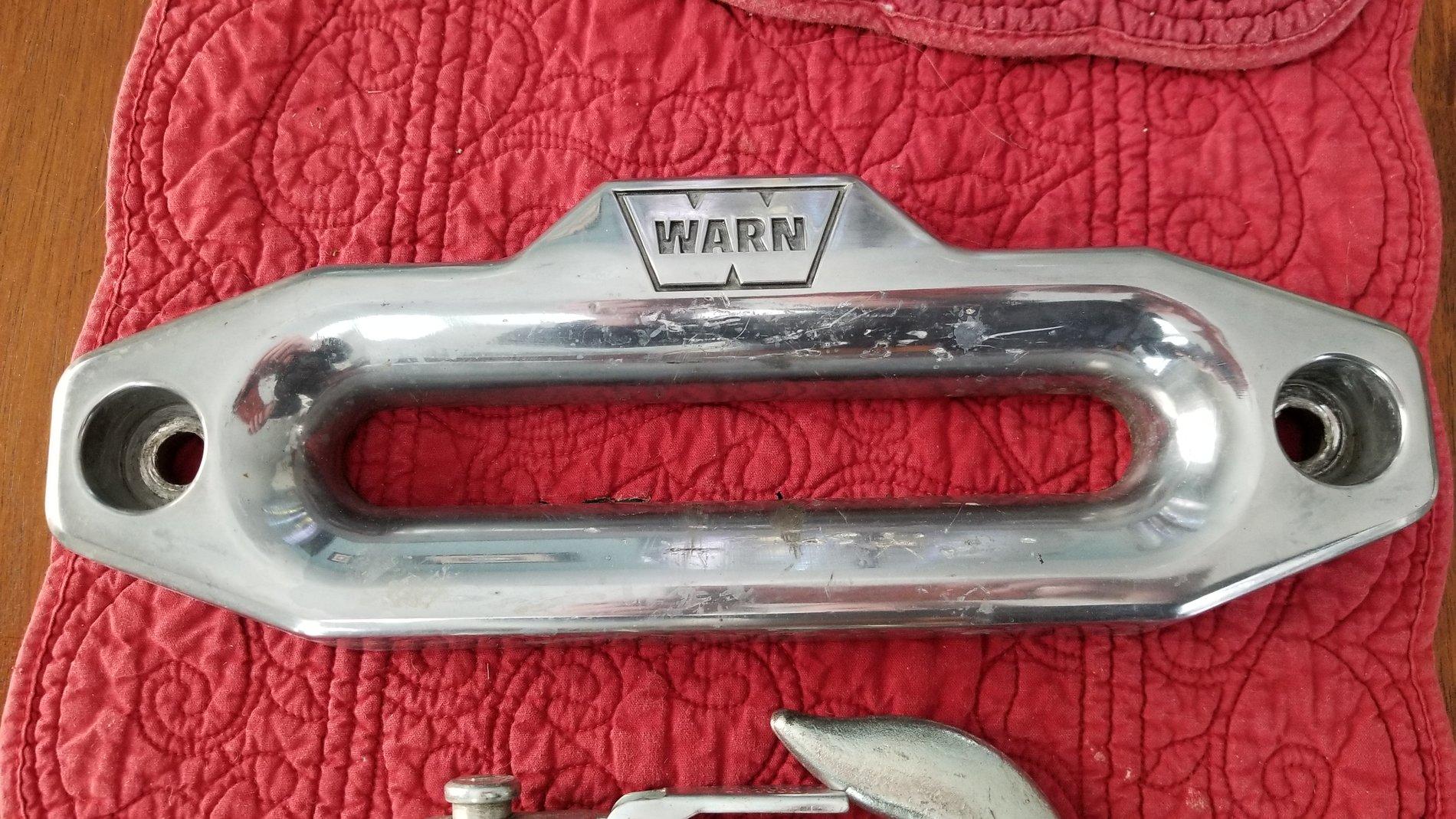 Jeep Wrangler JL Warn Fairlead and Hook + Tuffy Flip Plate 20190303_121123