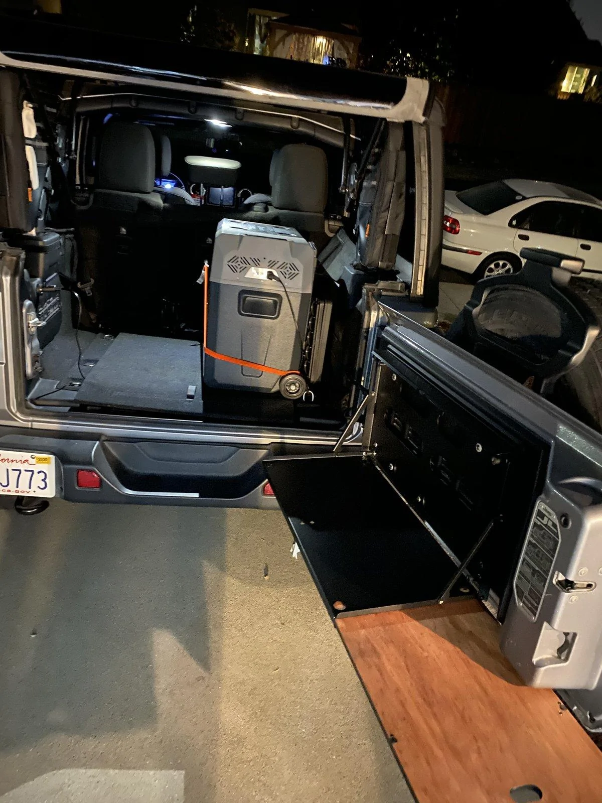 Jeep Wrangler JL My Cheap Tailgate Table EE392B0C-D8A1-4956-B068-51313A646CEA