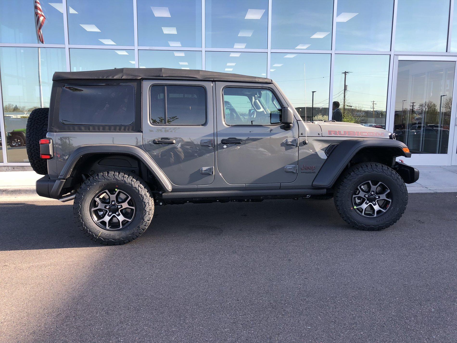 Jeep Wrangler JL STING GRAY Wrangler JL Club 56B28C36-412E-41C0-9300-D1E633DEF368