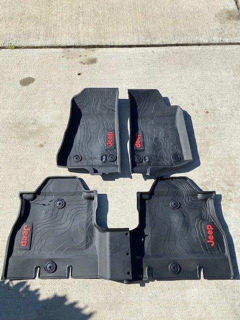 Jeep Wrangler JL Mopar Floor Mats $100 IMG_8450